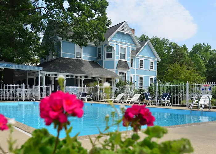 White Rose Inns & Motel