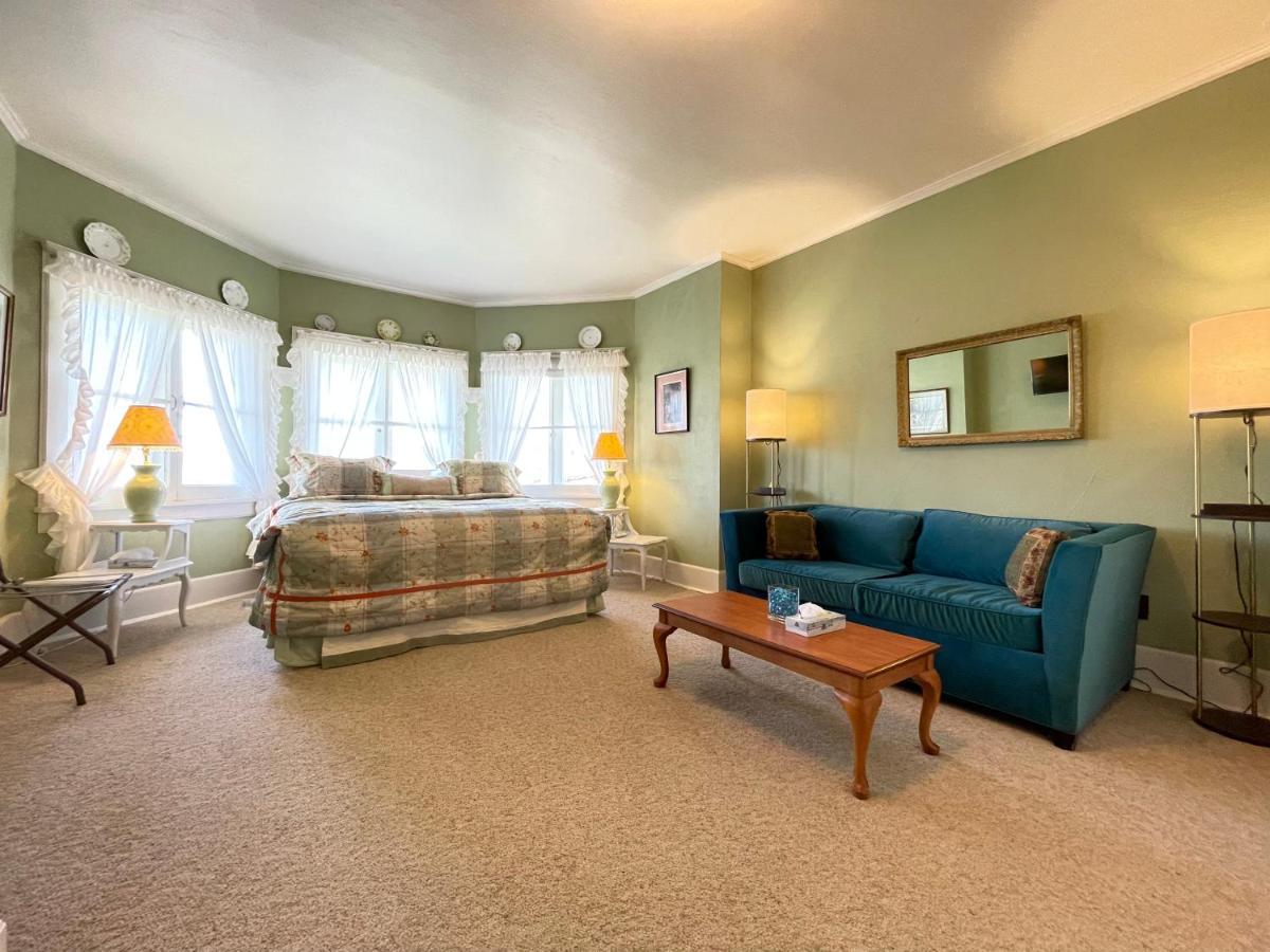 Guest house White Rose & 3*