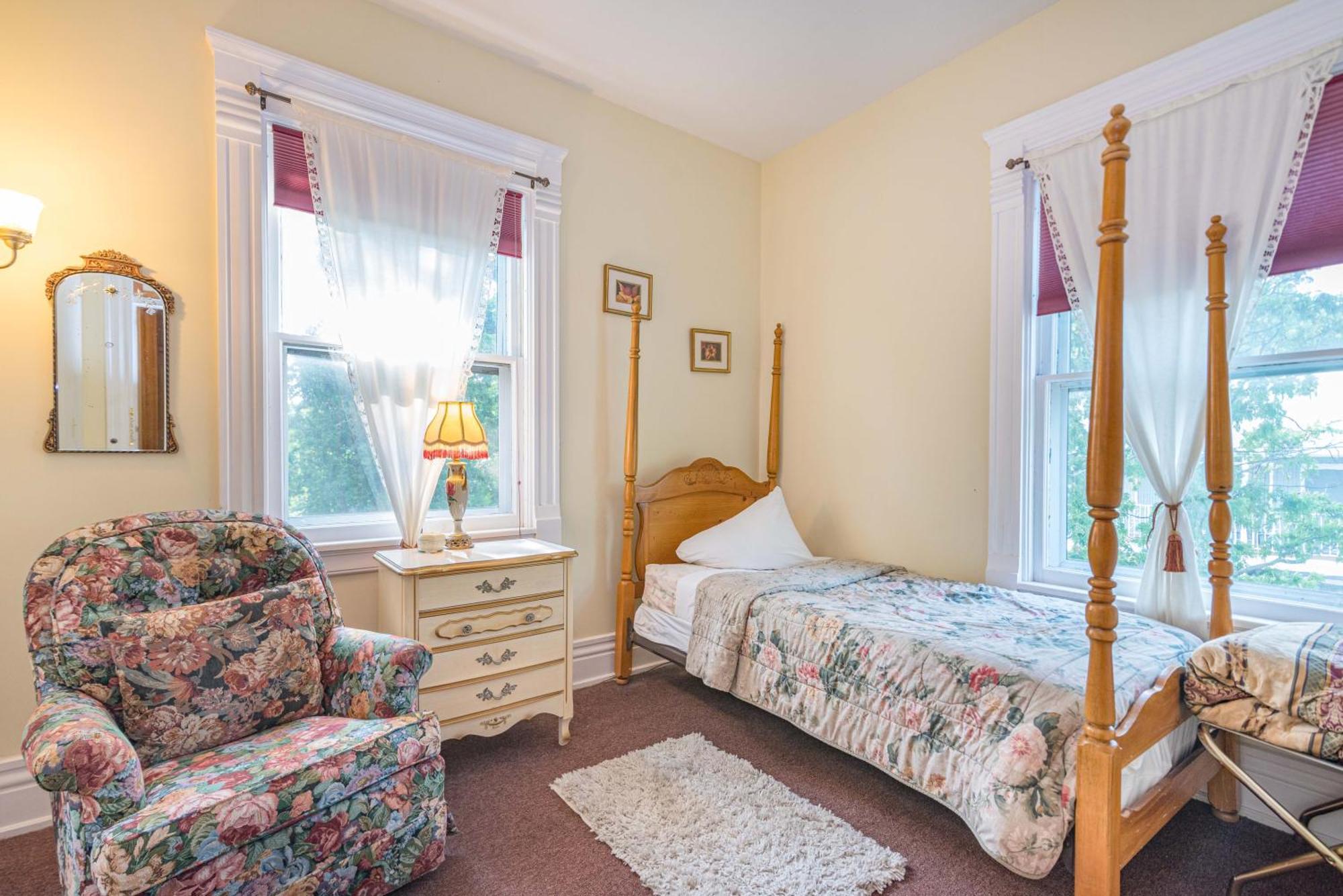 White Rose & Guest house 3*