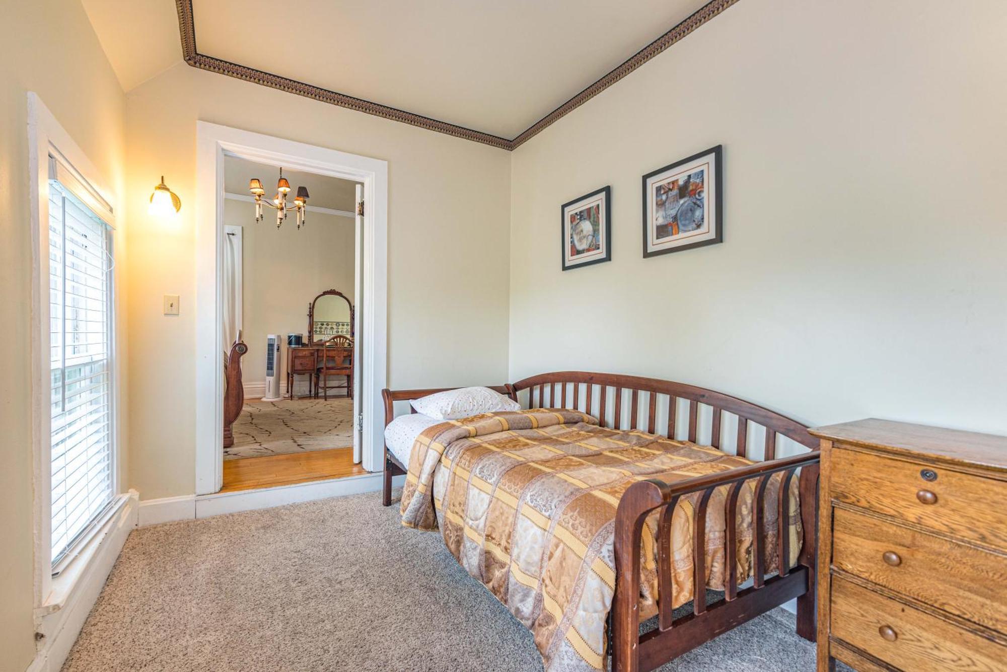White Rose & Guest house Wisconsin Dells