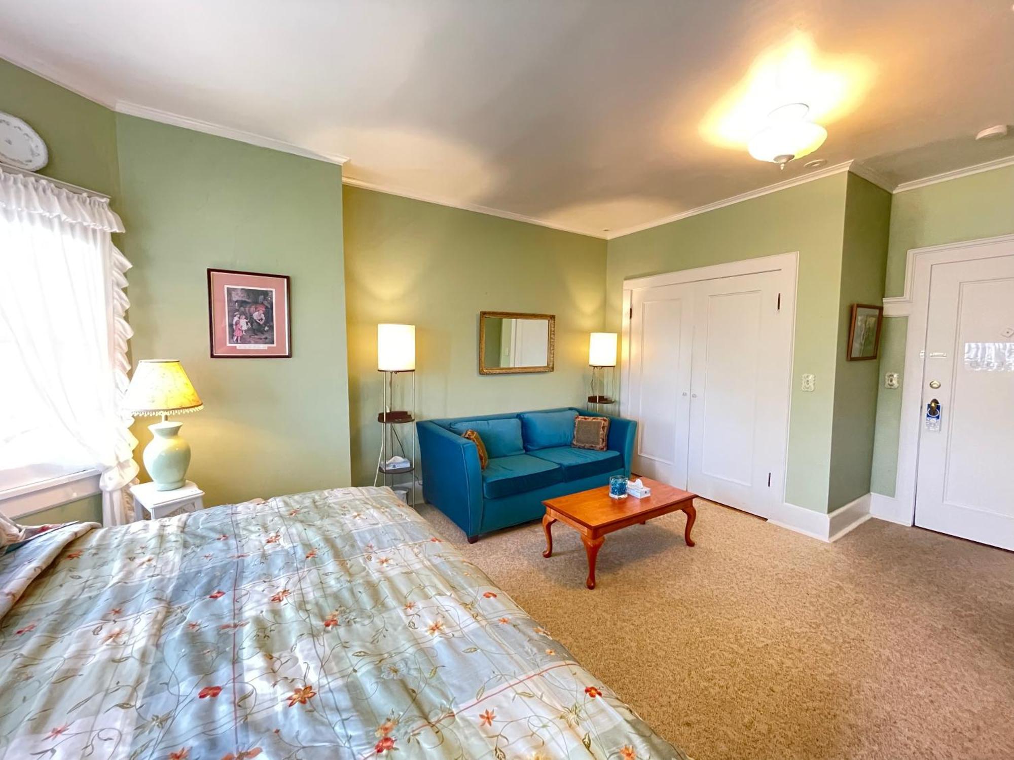 Guest house White Rose &