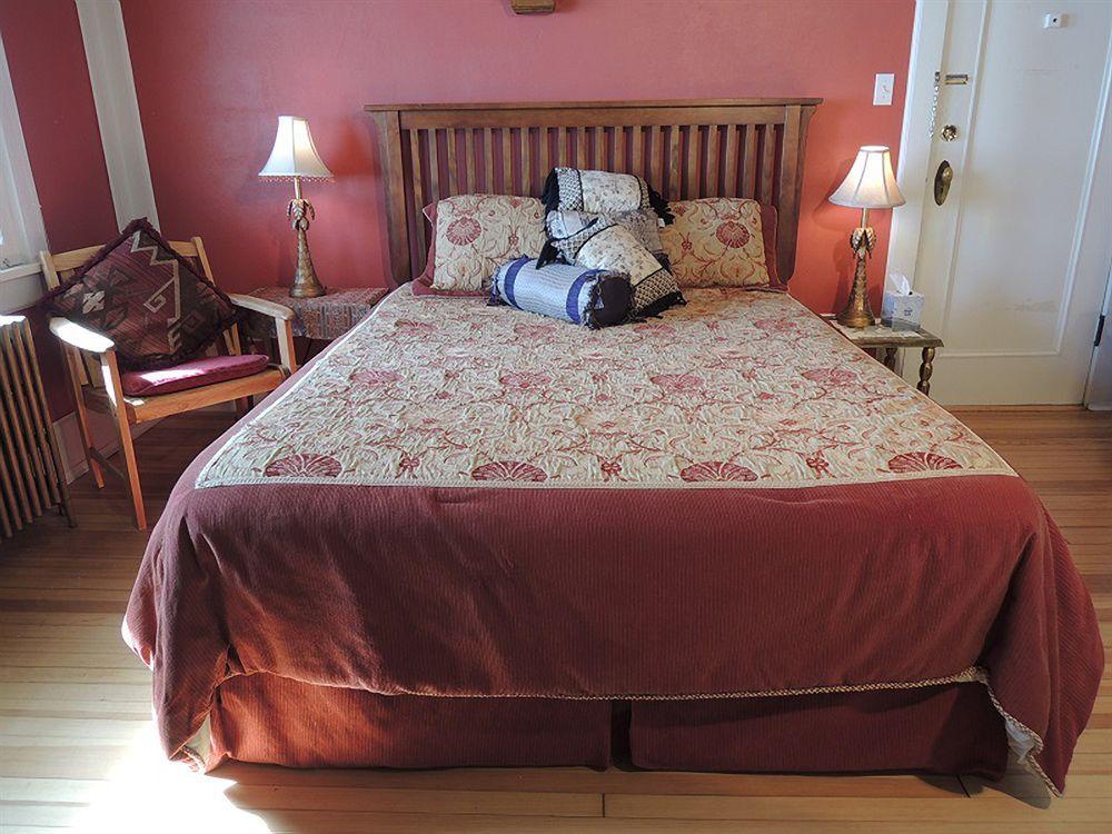 Guest house White Rose & Wisconsin Dells